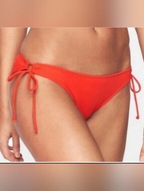 ATHLETA Not So String Red Bikini Swim Bottoms ** Medium ** EUC!!